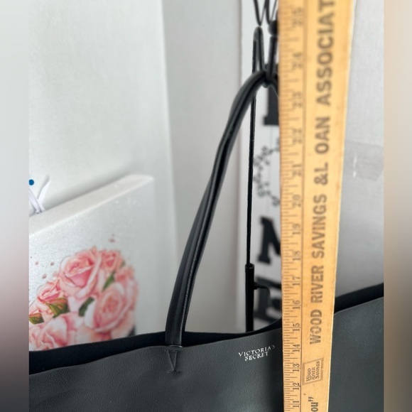 Victoria's Secret Black XL Tote Bag Elegant and Spacious - Picture 6 of 8